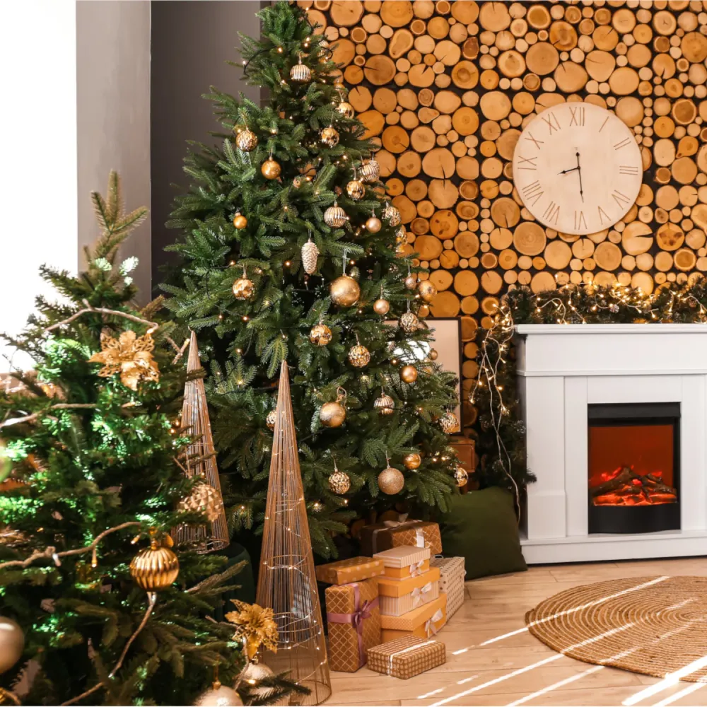 Novatom Premium PVC-kerstboom 220 cm Diamond Pine-kerstboom Inclusief metalen standaard Natuurlijke kegels Sneeuweffect