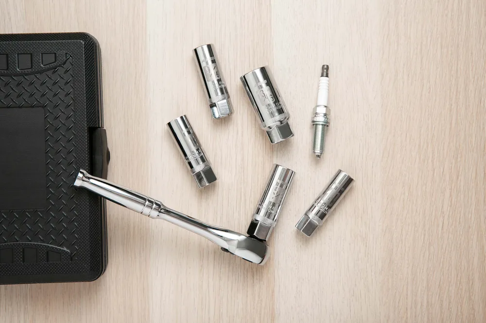 ARES 11016 - 5-Piece Magnetic Spark Plug Socket Set