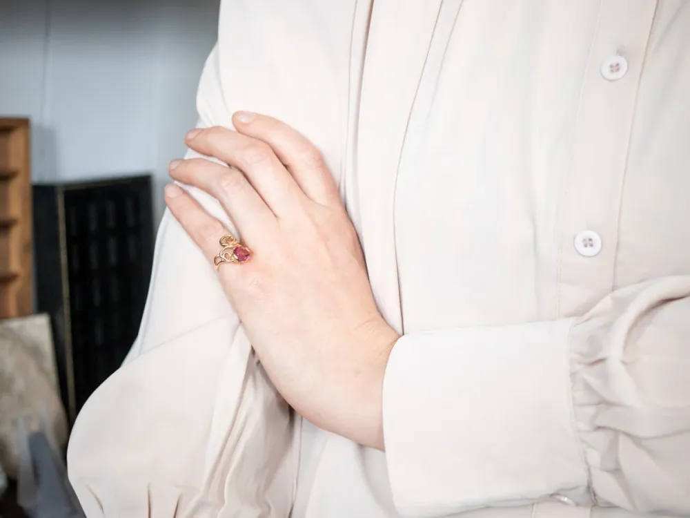 Elegant Mosterdgeel Gold Pink Tourmaline Bypass Ring