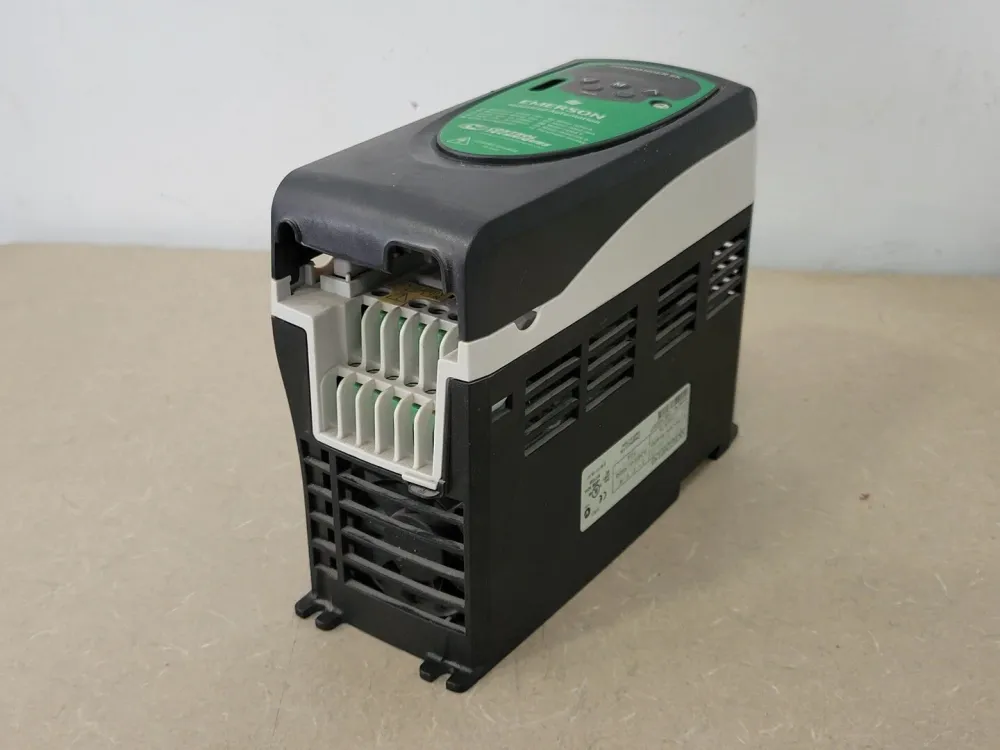 2 hp, 240V, 3-Ph VFD Control Technique AC Drive SKBD200150