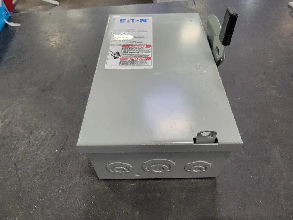 Demperbevestiging 30 Amp, 2 Pole, 240 volts Fusible Disconnect CDG221NGB