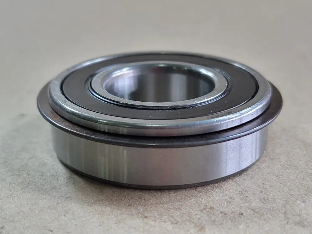 Single Row Deep Groove Ball Bearing 6205-2RSHNR