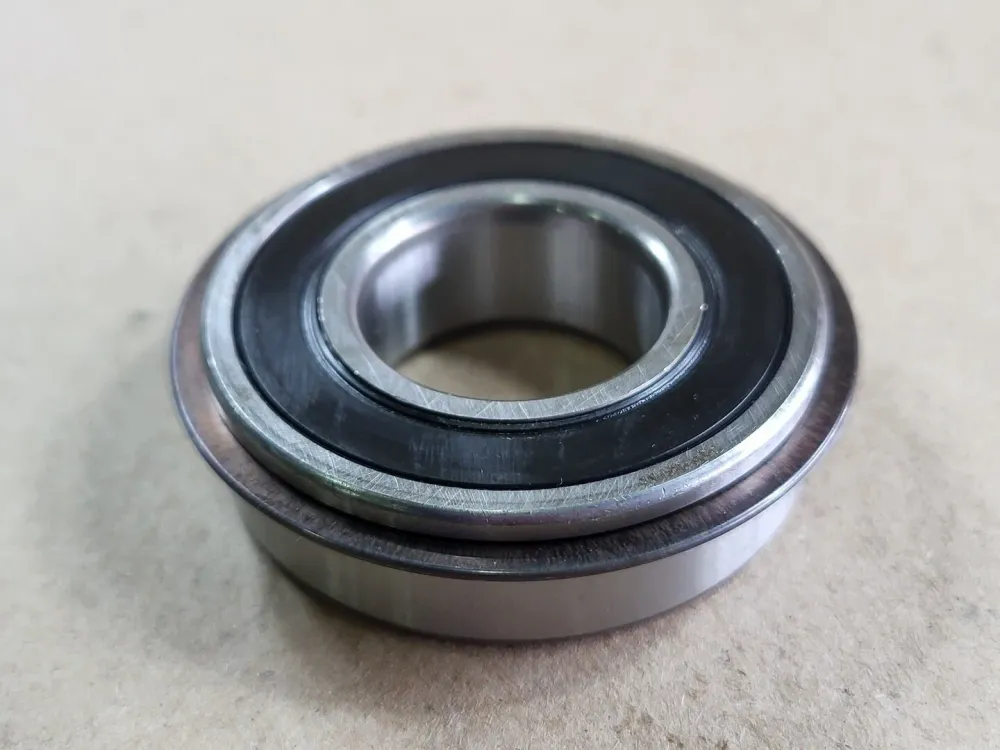 Single Row Deep Groove Ball Bearing 6205-2RSHNR