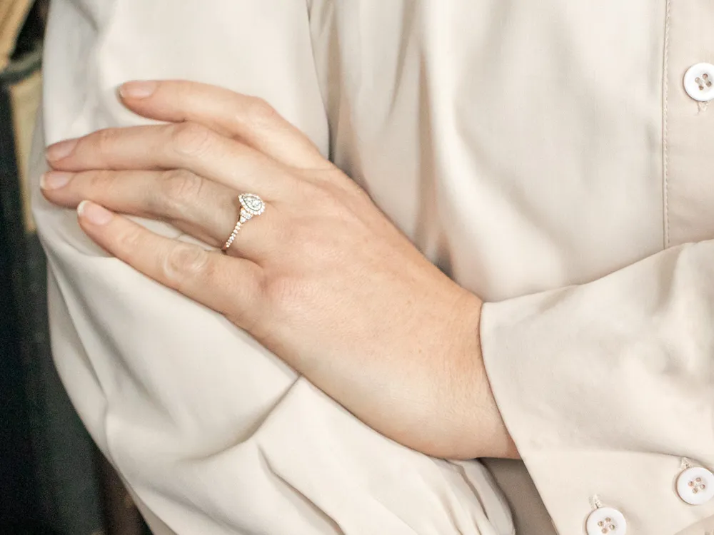 Two Tone Diamond Engagement Ring Diamond Halo zwarte poedercoating
