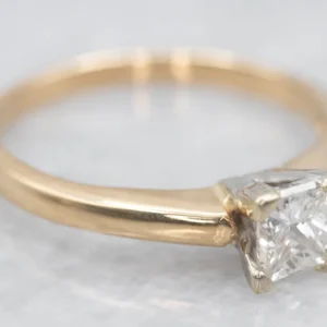 Veerpootlager Two Tone Princess Cut Diamond Solitaire Engagement Ring