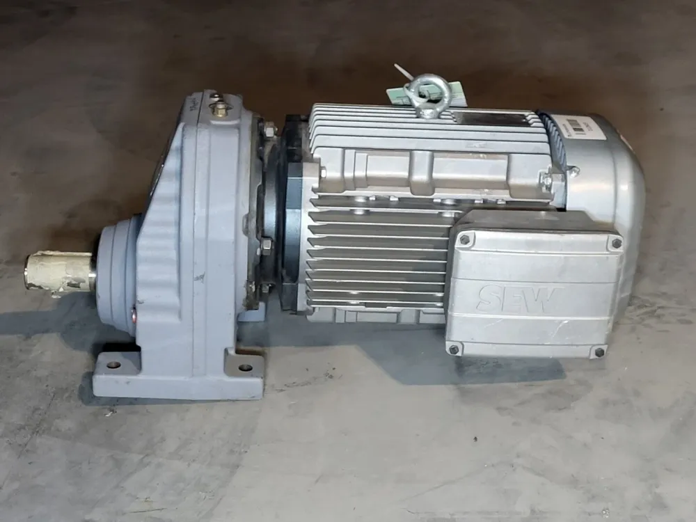3.48:1 Ratio, Gearmotor RX87/ w/ 12.3 hp Electric Motor