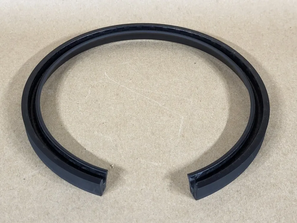 Split Oil Seal 25003-3316, 5.875" ID, 6.875" OD, 0.5" THK, MILL-RIGHT N