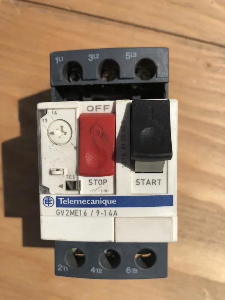 9-14 Amp, 3 Pole, 690 VAC Coil Motor Starter GV2ME16
