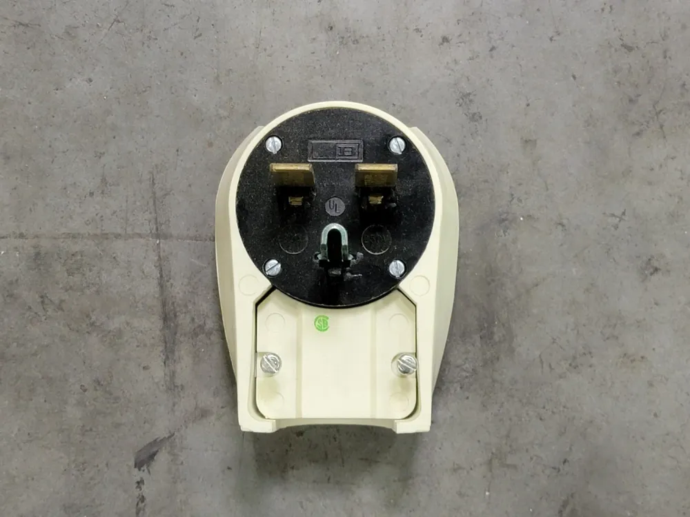 30 Amp, 250V Angle Polyamide Plug 9530-ANP