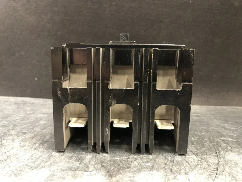50 Amp, 3 Pole, 240 Volts Circuit Breaker EB3050