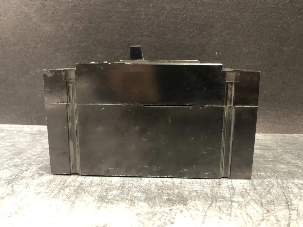 50 Amp, 3 Pole, 240 Volts Circuit Breaker EB3050