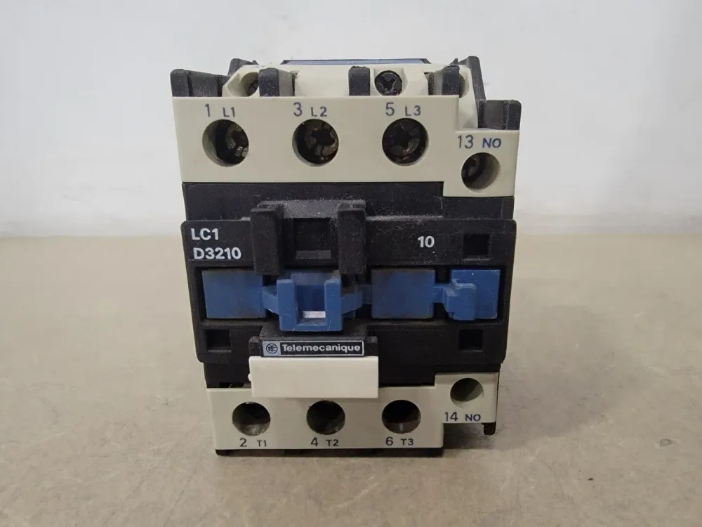 Contactor LC1D3210, 50A, 600V, 30HP
