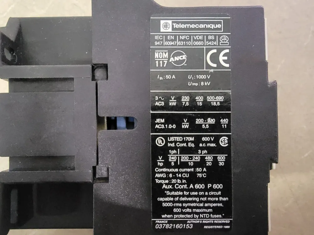 Contactor LC1D3210, 50A, 600V, 30HP