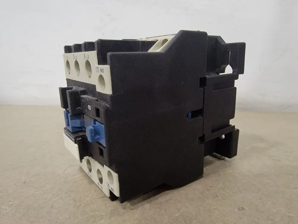 Contactor LC1D3210, 50A, 600V, 30HP