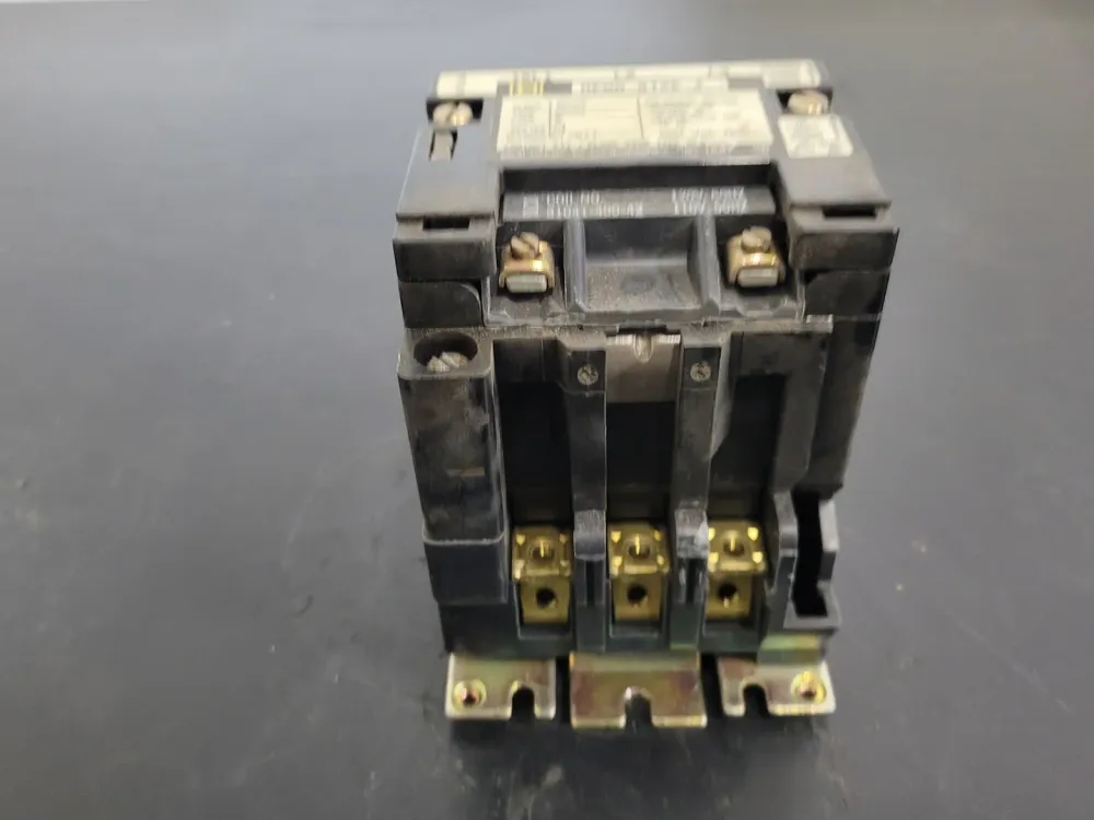 10 hp, NEMA Size 1, 110/120 VAC Coil Starter 8536SCO3V02S
