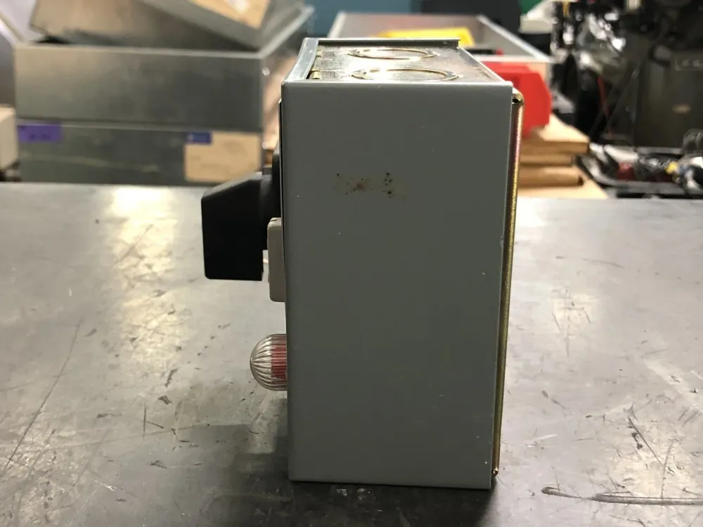 1 hp, NEMA Size 1, 277 VAC Handbediend Starter 2510-FG71