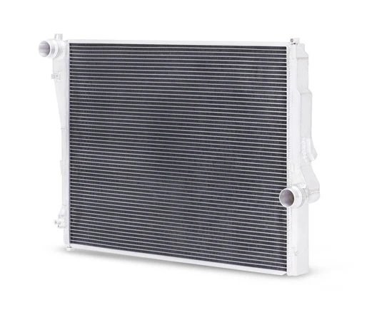 Mishimoto Performance Aluminium Radiator BMW E46 (non-M) - 12V