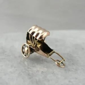 Rickshaw Rose: Verguld Buggy Charm or Pendant