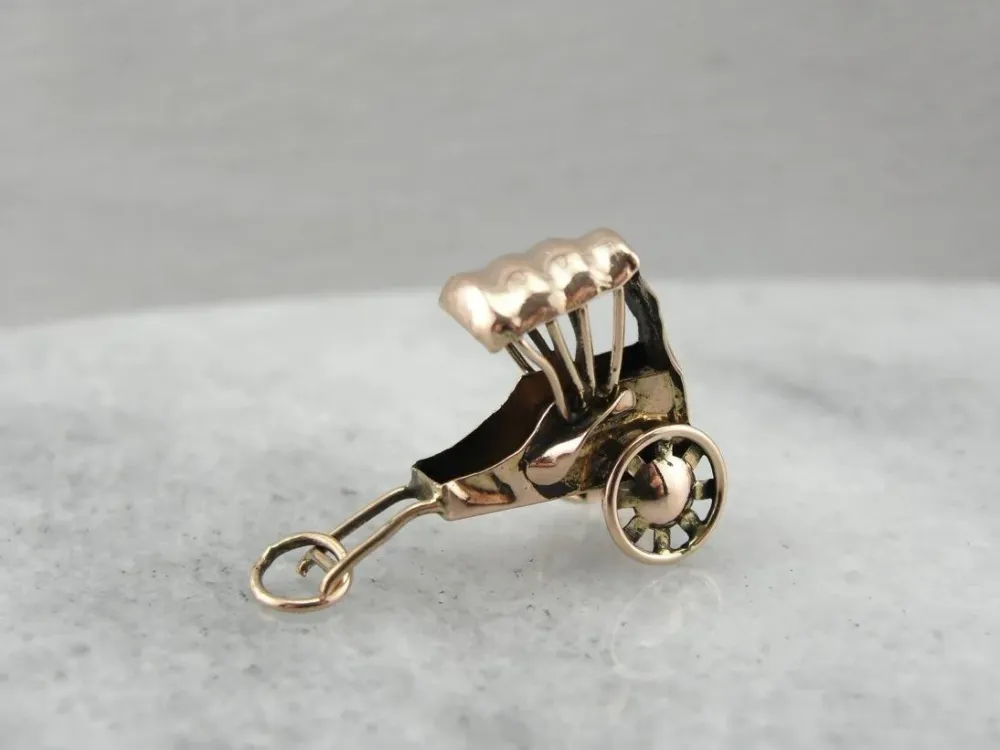 Rickshaw Rose: Verguld Buggy Charm or Pendant