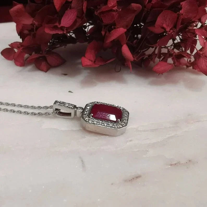 18k white gold diamond and ruby pendant
