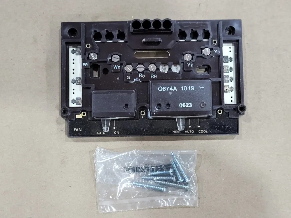 Heat-Auto-Cool Thermostat Subbase Q674A-1019 van duurzame kunststof