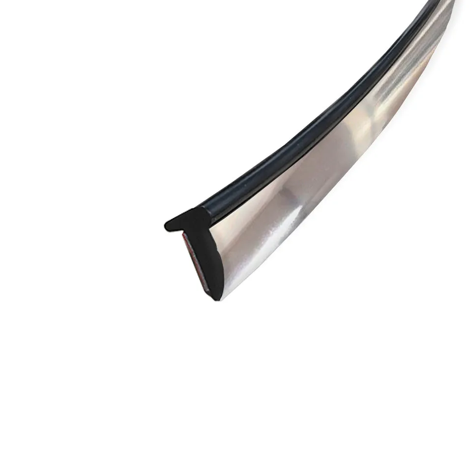 Universeel 5/8" Wide Wheel Well Mouldings Chrome and Black Lip - Foot