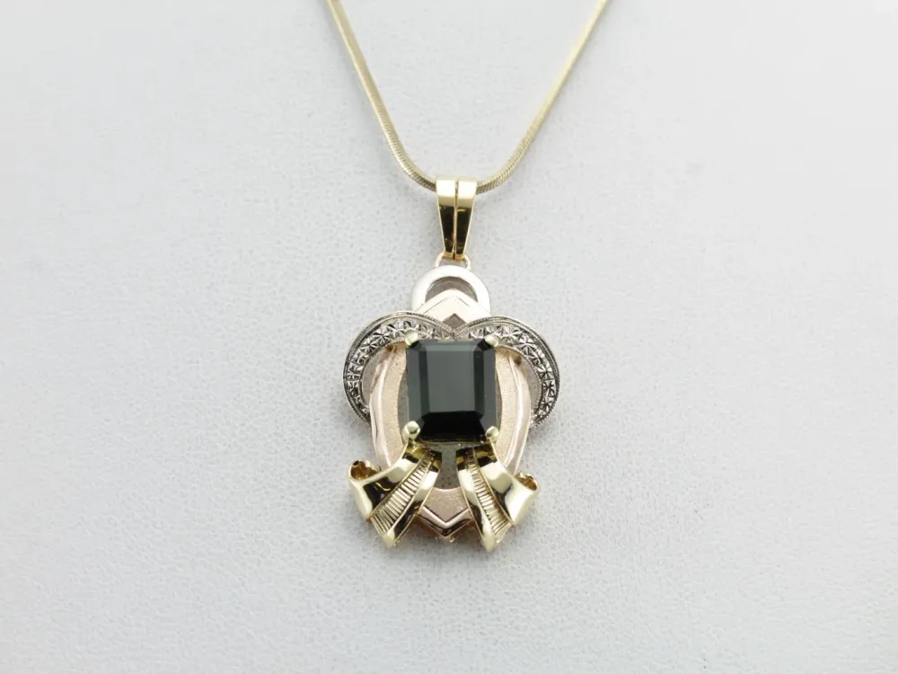 Retro Era Statement Pendant, Green Tourmaline Tri Color Verguld