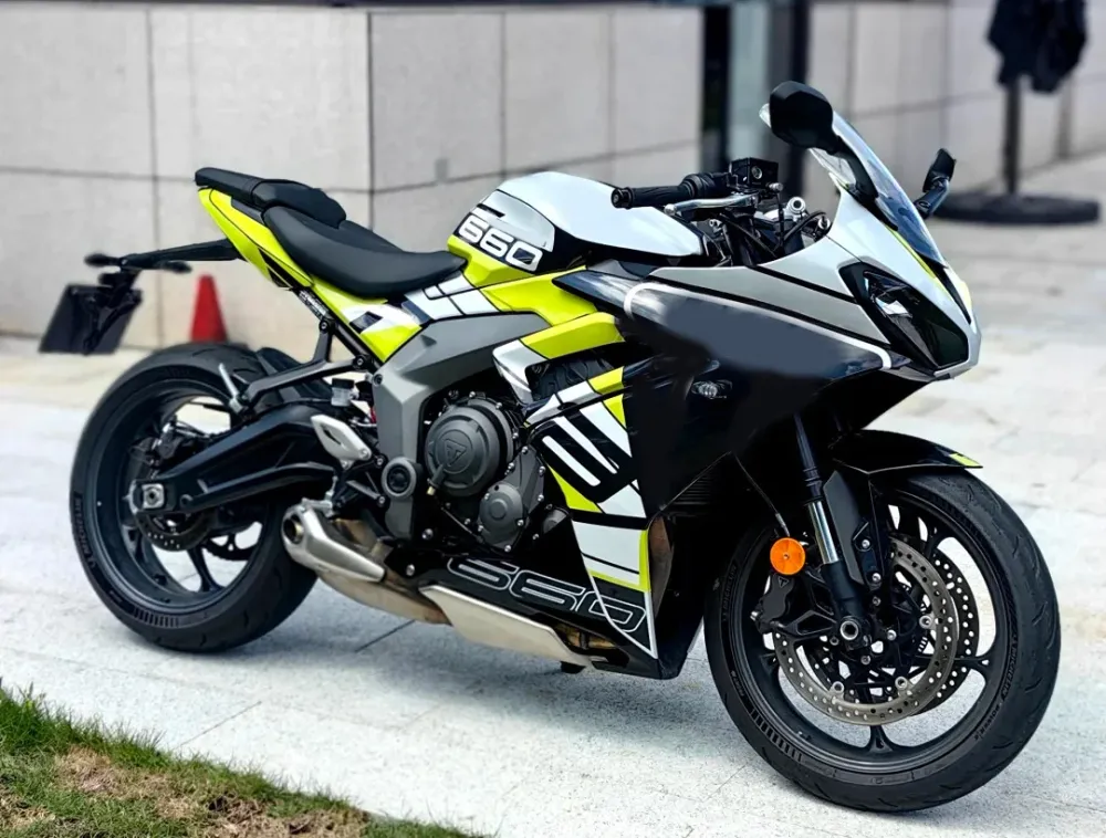 Amotopart 2024-2025 Triumph Daytona 660 zwart wit geel kuipset