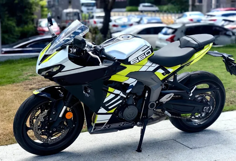 Amotopart 2024-2025 Triumph Daytona 660 zwart wit geel kuipset