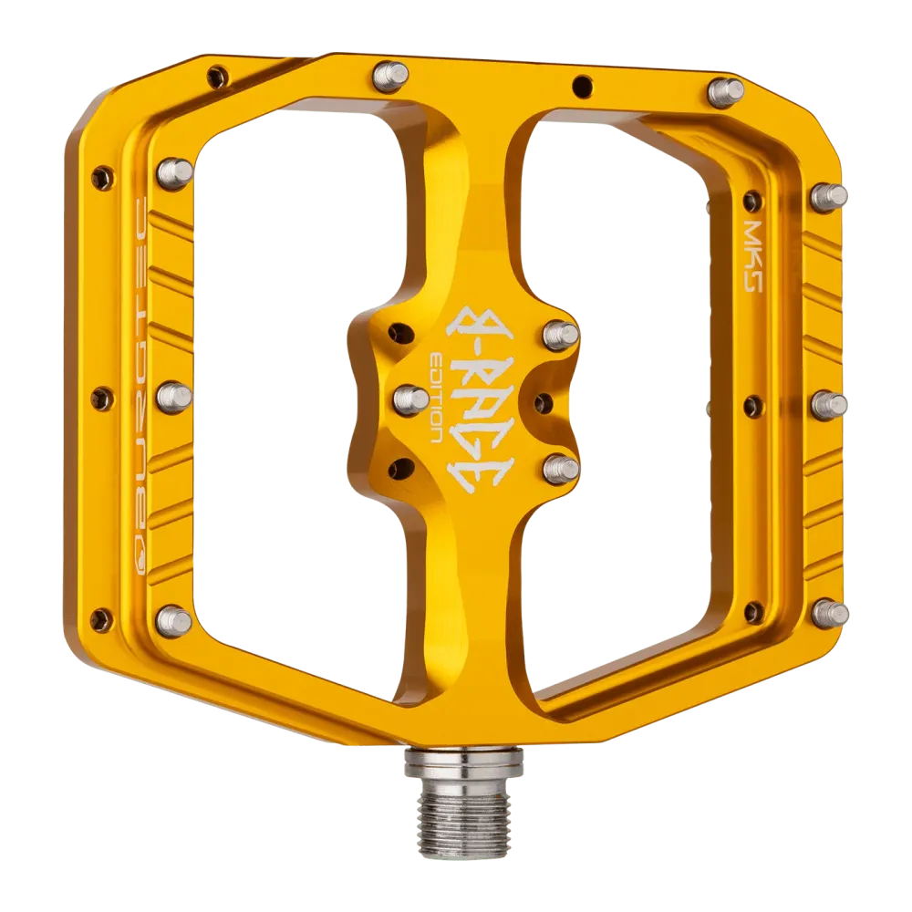 BURGTEC PENTHOUSE FLAT MK5 B-RAGE EDITION Gouden platte pedalen