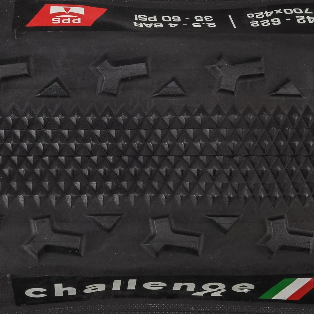 CHALLENGE GRAVEL GRINDER 700x42c TubeType Zwart band