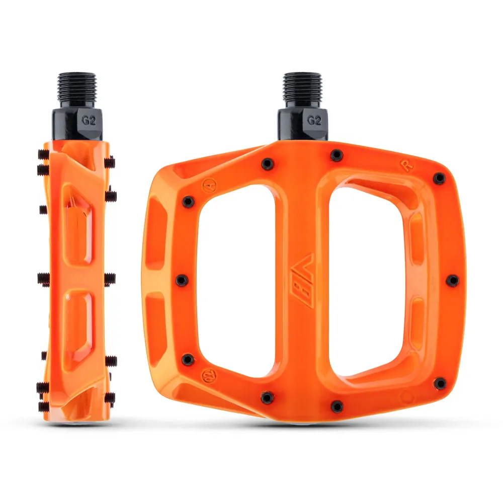 DMR V8 Orange platte pedalen