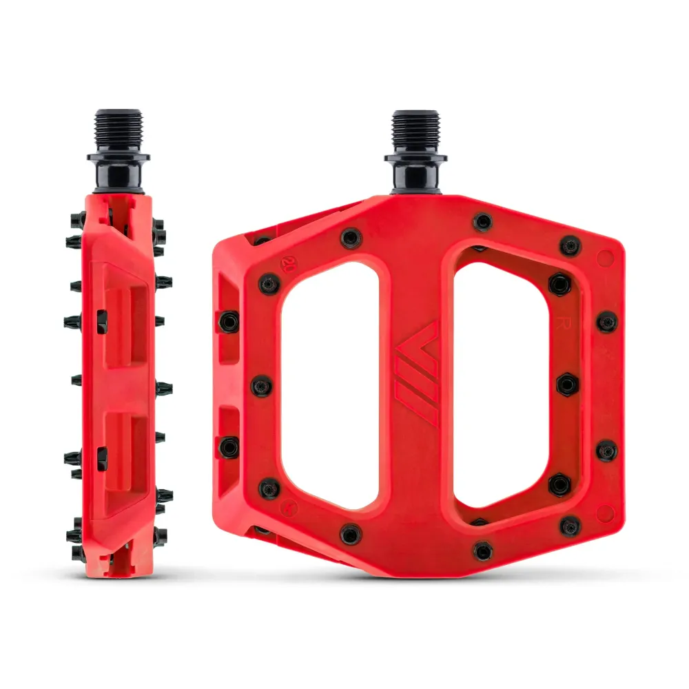 DMR V11 rode platte pedalen