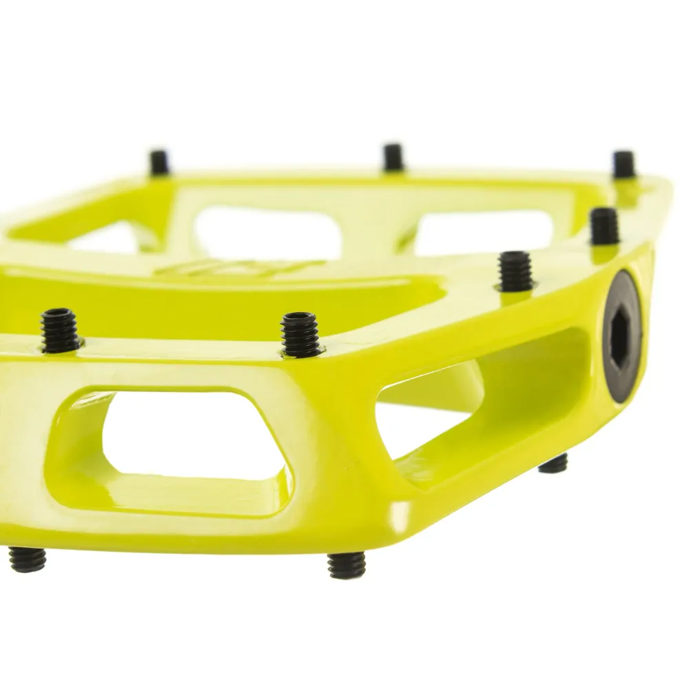 DMR V12 vlakke pedalen Geel