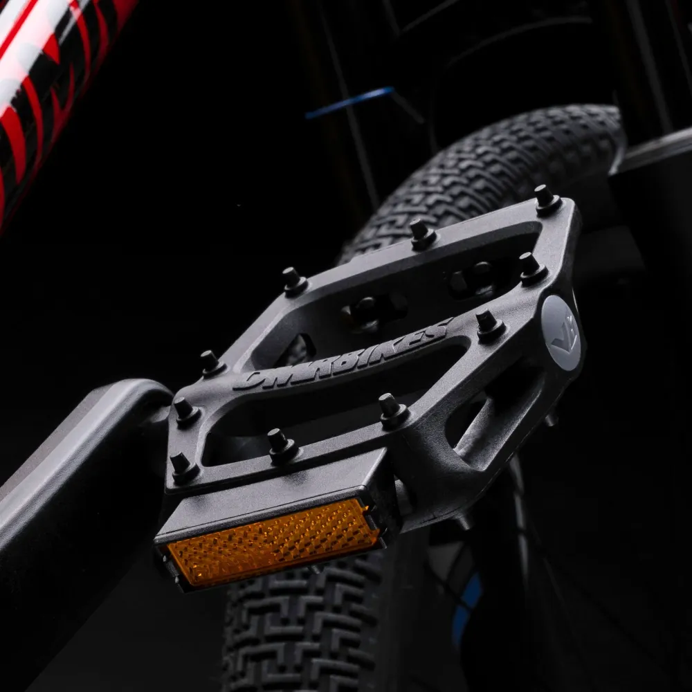 DMR V6 vlakke pedalen met reflectoren Zwart