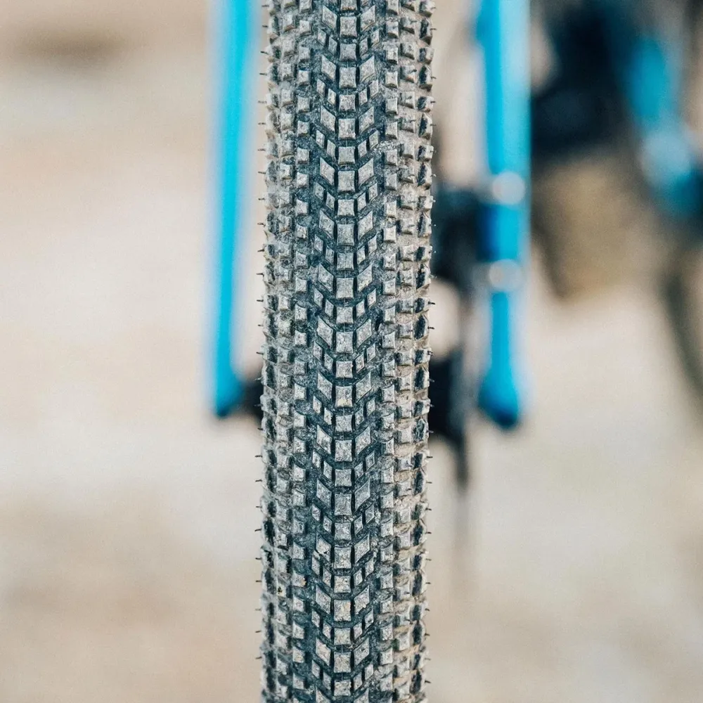 HUTCHINSON TOUAREG 700x50c Hardskin Tubeless Ready Beige band