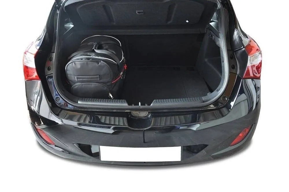 Kjust reistassenset geschikt voor Hyundai i30 driedeurs (2013-2017)