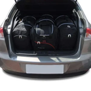 Kjust reistassenset geschikt voor Renault Laguna vijfdeurs (2007-2015)