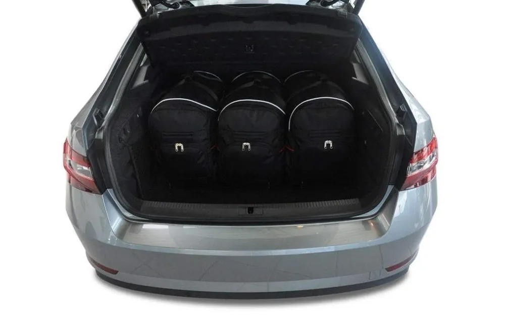 Kjust reistassenset geschikt voor Skoda Superb (3V) vijfdeurs hatchback (2015-2019)