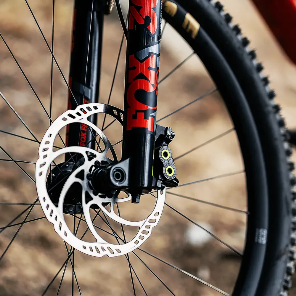 Paar MAGURA MT5 PRO remmen met Storm HC 203/180 mm schijven