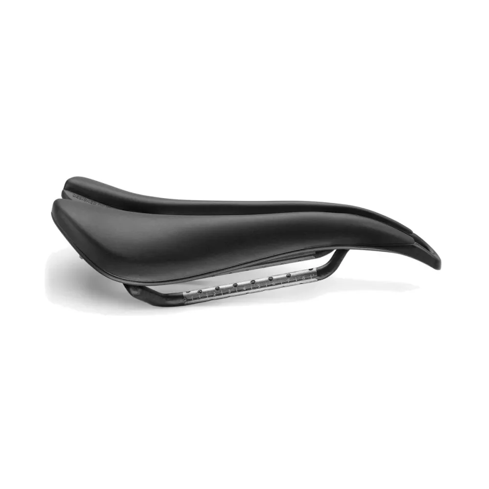 SMP EVO PLUS Zadel 140mm Breedte Carbon Rails Zwart