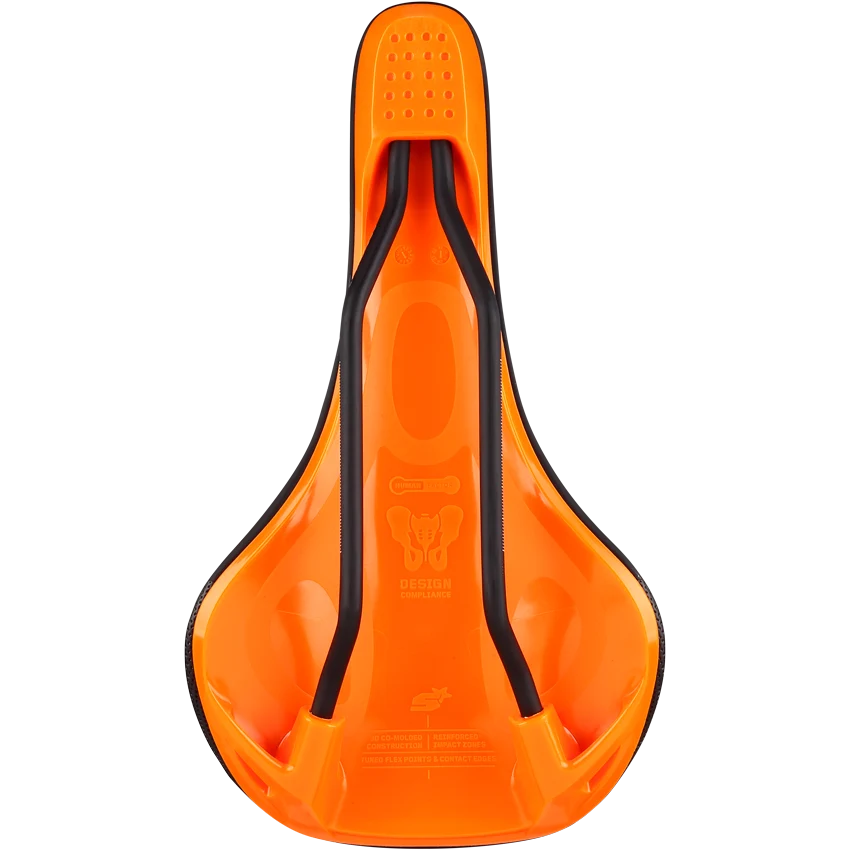 SPANK OOZY 220 144mm Zadel CrN/Ti Rails Oranje