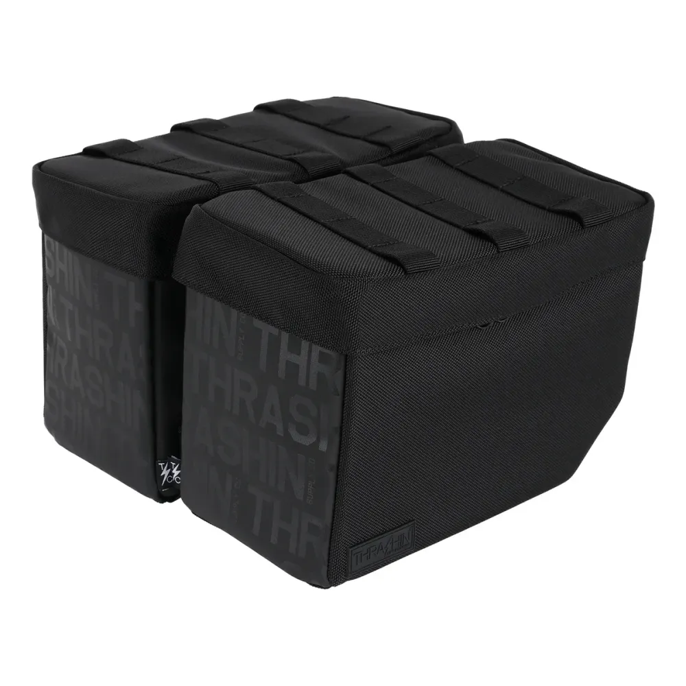 Thrashin Supply Essential Base 10L Throw-Over motorfiets zadeltas set
