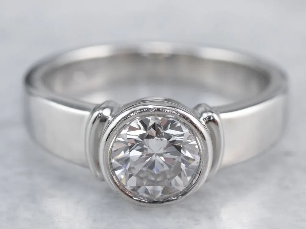 Bezel Set Diamond Platinum Solitaire Engagement Ring Gietijzeren remschijf
