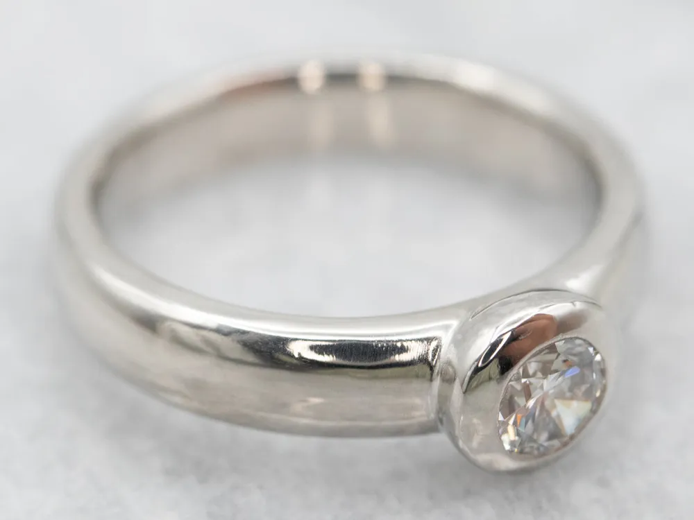 Hittebestendige Platinum Bezel Set Diamond Solitaire Engagement Ring