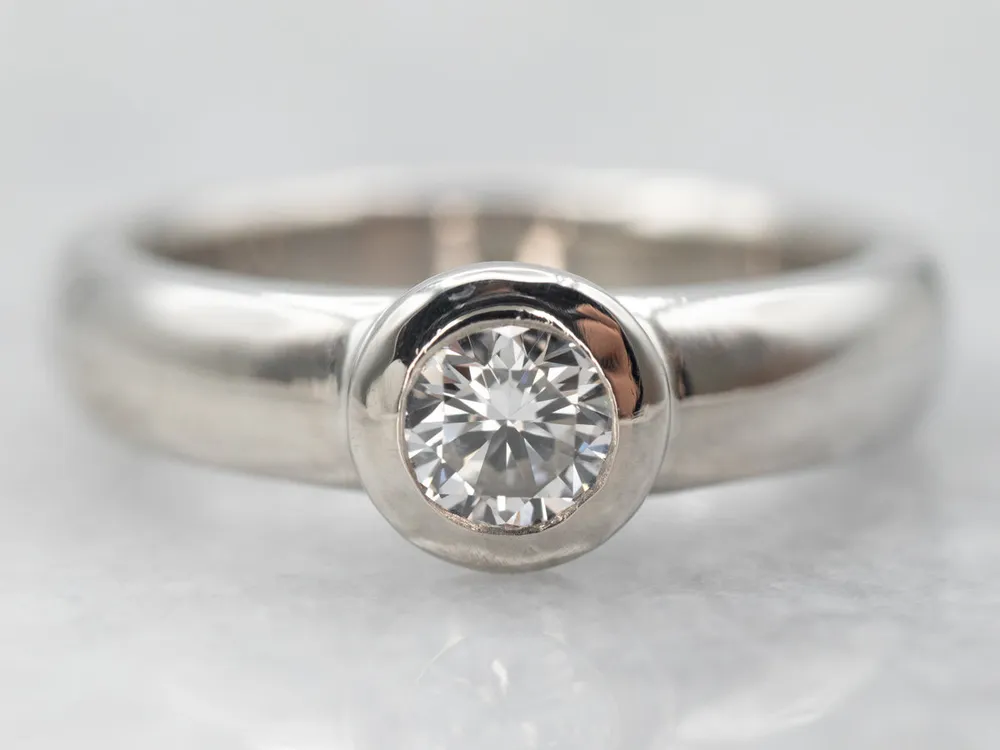 Hittebestendige Platinum Bezel Set Diamond Solitaire Engagement Ring